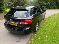 TOYOTA AVENSIS